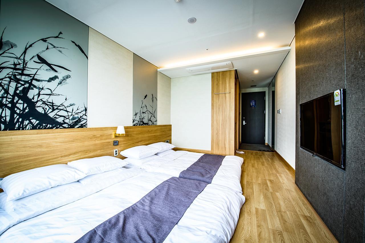 Utop Ubless Hotel Jeju Exteriör bild