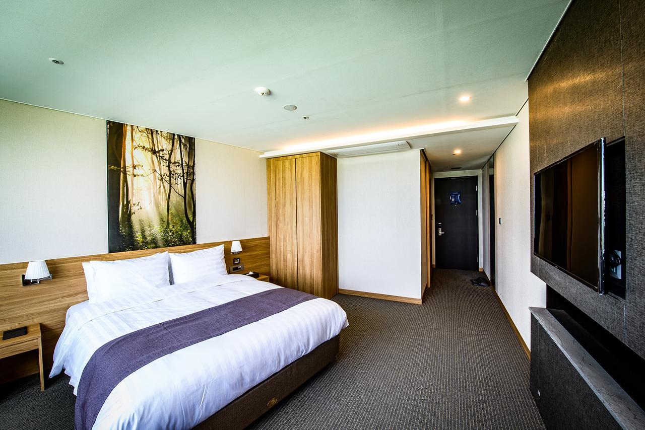 Utop Ubless Hotel Jeju Exteriör bild